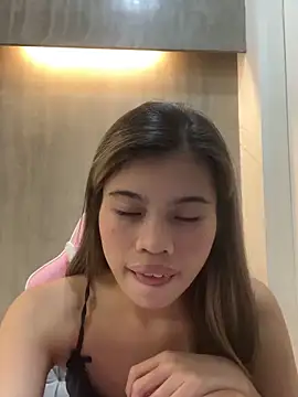 Snapshot of sweety_katexx chatting on 06/18/26, 03:17 sweety katexx online show from 06/18/26, 03:17