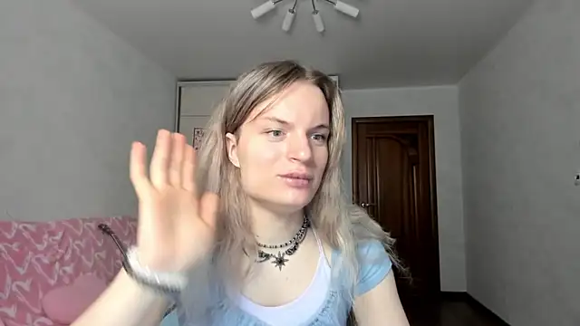 milliKira006 online show from 05/12/26, 04:20