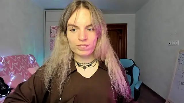 milliKira006 online show from 05/15/26, 12:36