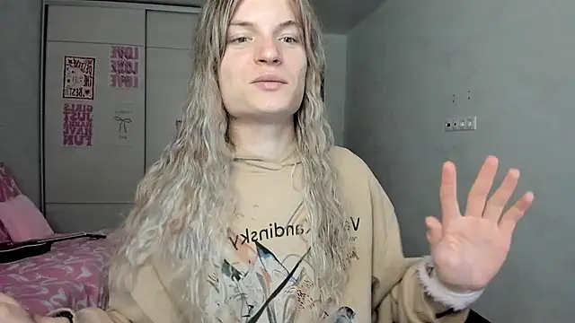 milliKira006 online show from 05/08/26, 04:27