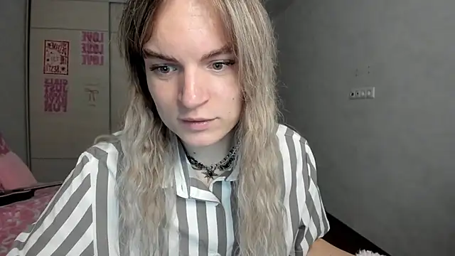 milliKira006 online show from 05/09/26, 04:49