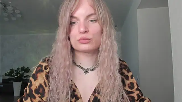 milliKira006 online show from 04/20/26, 03:13