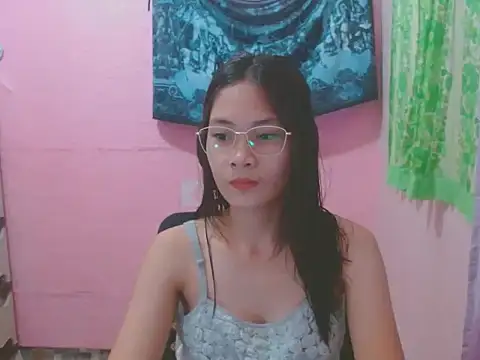 Snapshot of Sweetsexylady19 chatting on 05/02/26, 12:21 Sweetsexylady19 online show from 05/02/26, 12:21