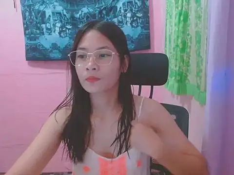 Snapshot of Sweetsexylady19 chatting on 06/07/26, 05:12 Sweetsexylady19 online show from 06/07/26, 05:12