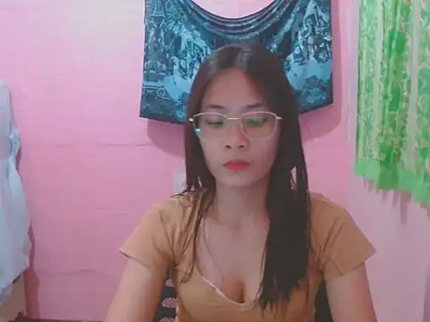Snapshot of Sweetsexylady19 chatting on 05/17/26, 01:11 Sweetsexylady19 online show from 05/17/26, 01:11