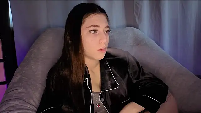 Snapshot of SunlitDeslre chatting on 05/12/26, 10:54 SunlitDeslre online show from 05/12/26, 10:54