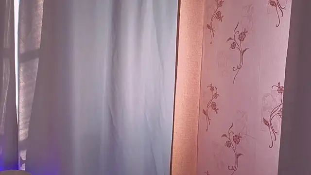 Snapshot of SunlitDeslre chatting on 05/15/26, 11:25 SunlitDeslre online show from 05/15/26, 11:25