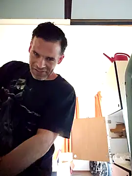 Shsaaeq online show from 04/18/26, 05:04