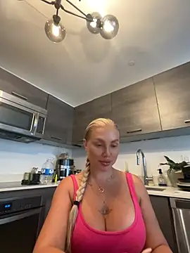 Karen Luxe online show from 05/20/26, 07:55