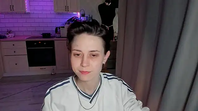 EVAARUS online show from 04/18/26, 07:58