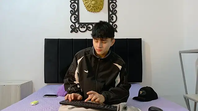 Snapshot of LunayDream chatting on 06/27/26, 11:49 LunayDream online show from 06/27/26, 11:49