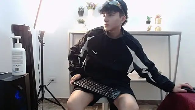 LunayDream online show from 05/21/26, 12:02