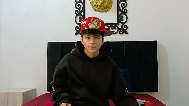 Snapshot of LunayDream chatting on 06/09/26, 11:44 LunayDream online show from 06/09/26, 11:44