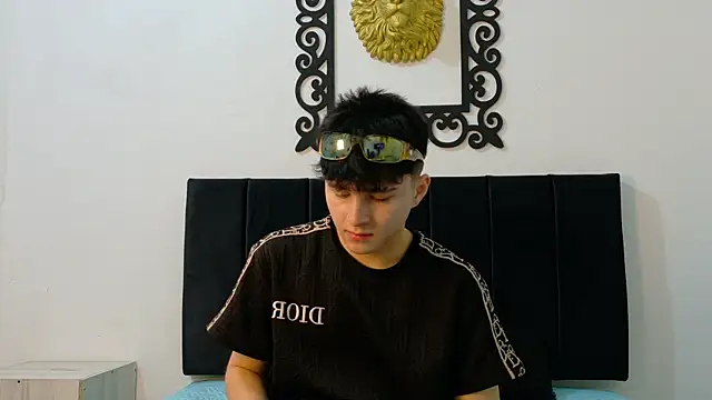 Snapshot of LunayDream chatting on 06/17/26, 12:04 LunayDream online show from 06/17/26, 12:04