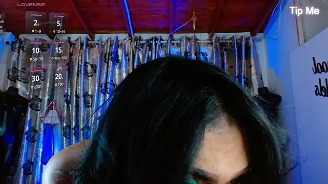 Hecate doll online show from 05/31/26, 02:45
