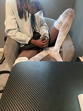 leeyoko online show from 04/18/26, 11:49