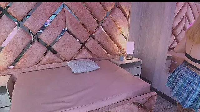 lya nekko  online show from 04/22/26, 05:14