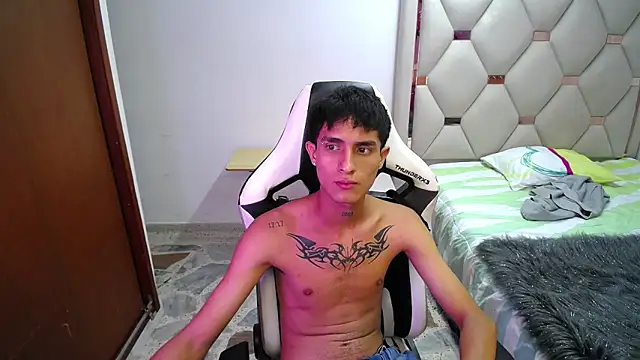 AAA WHITE online show from 04/19/26, 05:08