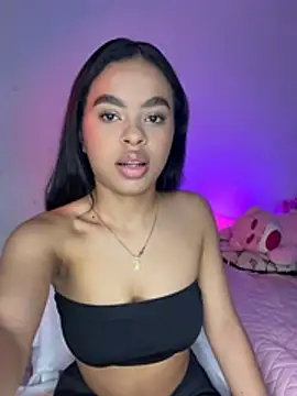 CoralinneRos online show from 04/20/26, 02:07