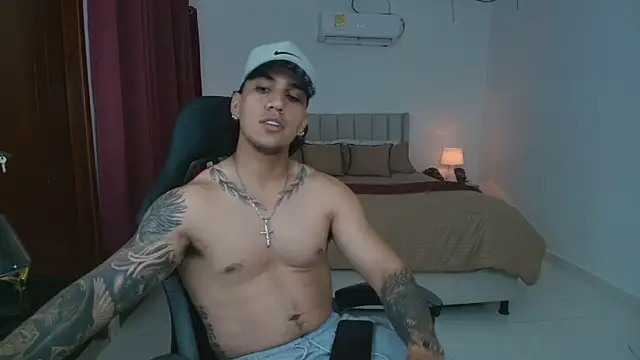 Snapshot of Mrbig_maximo chatting on 06/18/26, 04:22 Mrbig maximo online show from 06/18/26, 04:22