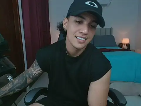 Snapshot of Mrbig_maximo chatting on 06/28/26, 01:56 Mrbig maximo online show from 06/28/26, 01:56