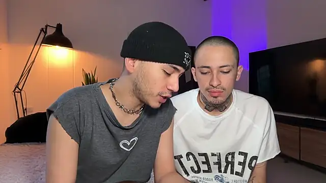 Snapshot of Noah_and_Steven chatting on 08/01/26, 11:30 Noah and Steven online show from 08/01/26, 11:30