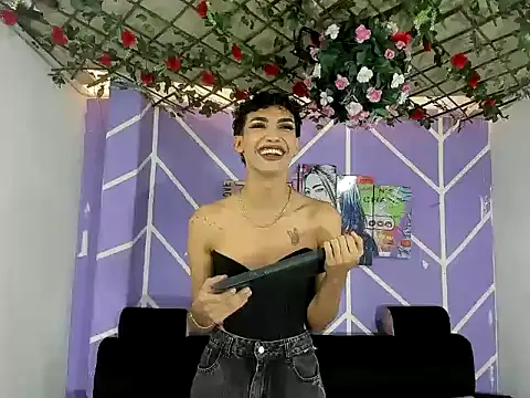 DAHNE HOT  online show from 04/27/26, 12:58