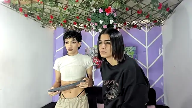 Snapshot of DAHNE_HOT_ chatting on 06/20/26, 01:16 DAHNE HOT online show from 06/20/26, 01:16