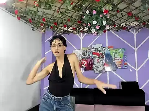 Snapshot of DAHNE_HOT_ chatting on 06/28/26, 12:44 DAHNE HOT online show from 06/28/26, 12:44