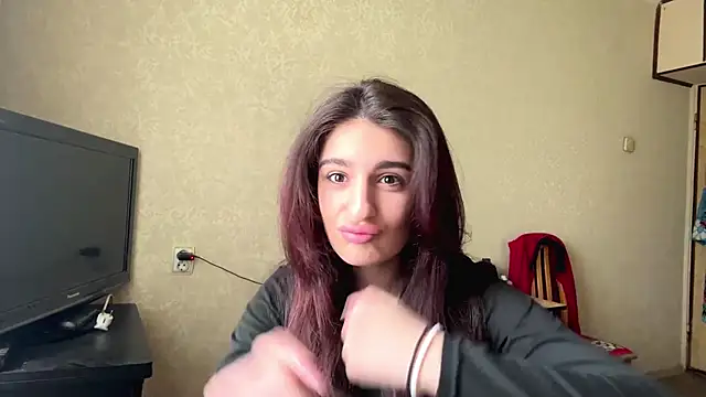 ElviDesire online show from 04/19/26, 08:37