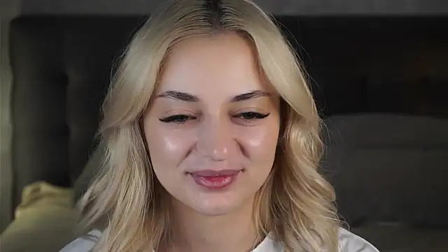 AliceThorne online show from 04/19/26, 05:25