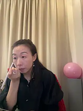 summer0430 online show from 05/18/26, 12:44