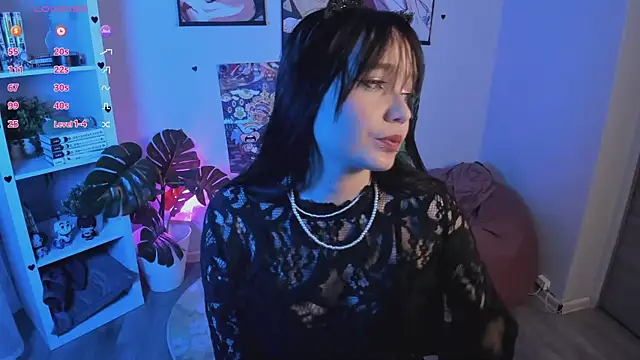 Tomie Kawakami online show from 05/08/26, 09:18
