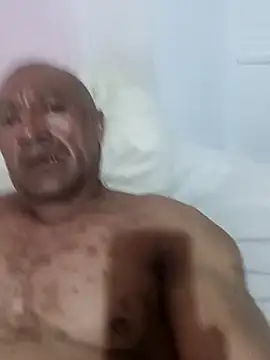 roble458 online show from 04/19/26, 06:54