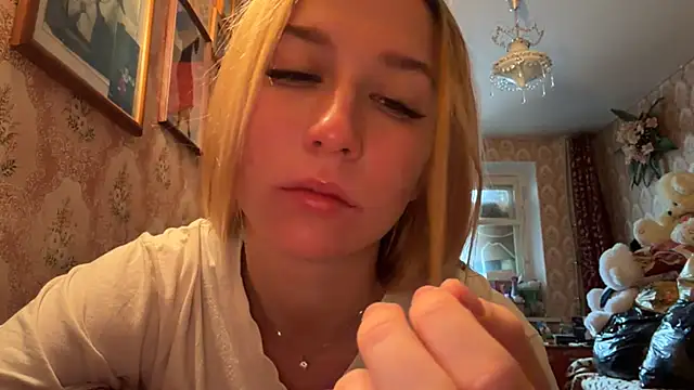 MandyVandy online show from 04/23/26, 04:08