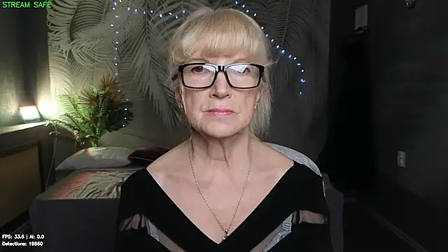 Snapshot of Dr_Mireille chatting on 06/18/26, 12:10 Dr Mireille online show from 06/18/26, 12:10