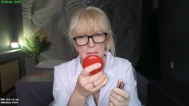 Snapshot of Dr_Mireille chatting on 06/29/26, 12:27 Dr Mireille online show from 06/29/26, 12:27