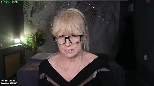 Snapshot of Dr_Mireille chatting on 06/20/26, 09:36 Dr Mireille online show from 06/20/26, 09:36