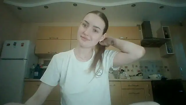Snapshot of Lisanta chatting on 07/19/26, 04:48 Lisanta online show from 07/19/26, 04:48