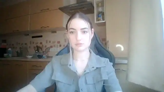 Snapshot of Lisanta chatting on 06/20/26, 04:01 Lisanta online show from 06/20/26, 04:01