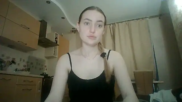 Snapshot of Lisanta chatting on 06/26/26, 06:14 Lisanta online show from 06/26/26, 06:14