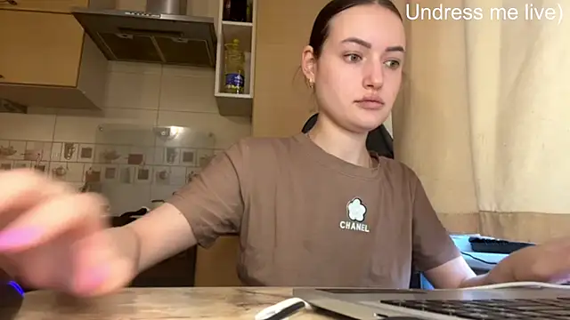 Lisanta online show from 05/24/26, 04:07