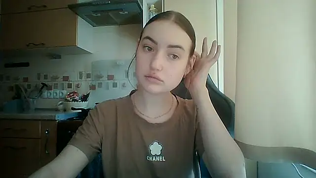 Snapshot of Lisanta chatting on 06/17/26, 10:47 Lisanta online show from 06/17/26, 10:47