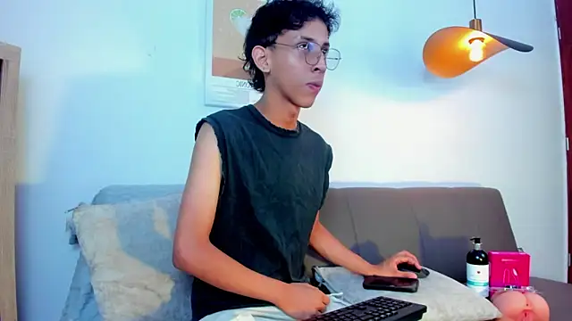 Snapshot of dax_blaze chatting on 05/28/26, 01:28 dax blaze online show from 05/28/26, 01:28
