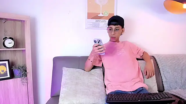 Snapshot of dax_blaze chatting on 05/11/26, 01:01 dax blaze online show from 05/11/26, 01:01