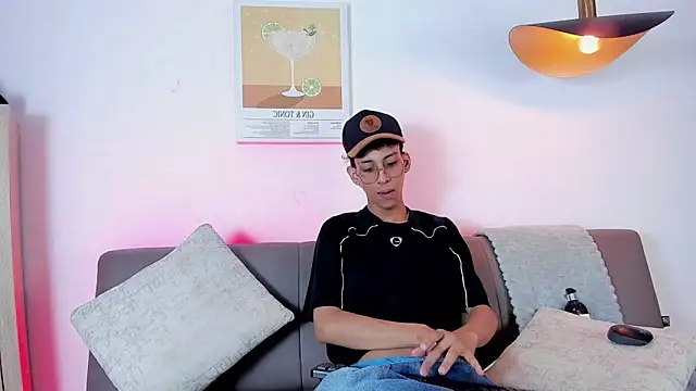Snapshot of dax_blaze chatting on 04/29/26, 12:53 dax blaze online show from 04/29/26, 12:53