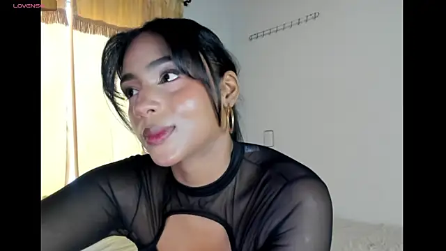 sophi laraa online show from 06/03/26, 07:29