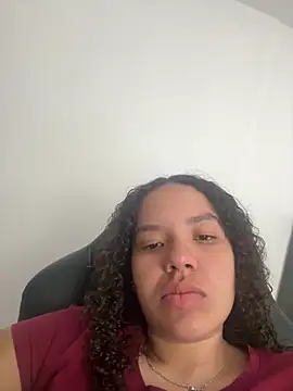 Snapshot of -Aishaa chatting on 05/17/26, 02:44 -Aishaa online show from 05/17/26, 02:44