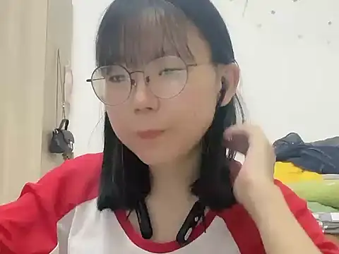 Belle-LL online show from 04/22/26, 01:18