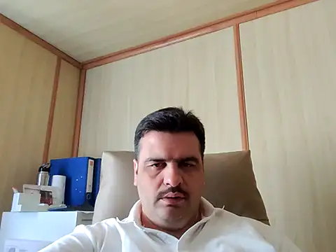 office-man online show from 04/20/26, 04:48